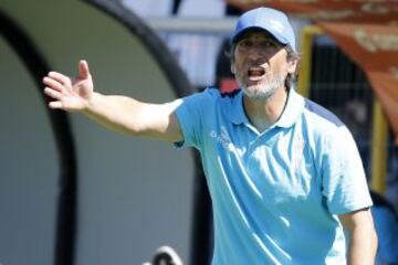 Como jugador y entrenador, Mario Salas visitó 13 veces a Colo Colo en el Monumental, con un triunfo, un empate y 11 derrotas. Rendimiento: 10,26%.