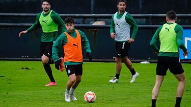 Unai Medina se incorpora al grupo y Bustos descansa