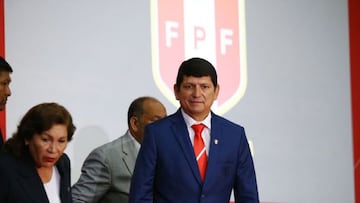 El actual presidente de la Federaci&oacute;n Peruana de F&uacute;tbol continuar&aacute; en el cargo al menos durante un a&ntilde;o m&aacute;s por una amplia mayor&iacute;a en la votaci&oacute;n.