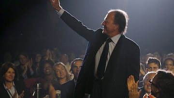 Estas son las pruebas ilegales que las extrabajadoras de Julio Iglesias denuncian que se pedían en sus mansiones