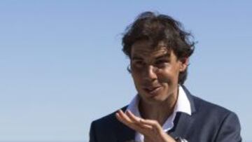 El tenista Rafael Nadal, posa para los medios de comunicación momentos antes de comenzar la rueda de prensa.
