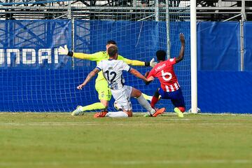 Assane Ndiaye consigue el primer gol del Atl¨¦tico.