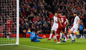 4-0. Roberto Firmino marcó el cuarto gol.