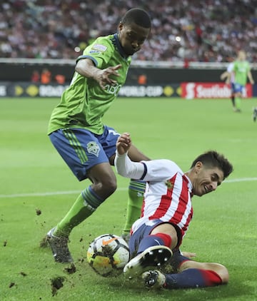 Chivas golea a Seattle Sounders y avanza en Concachampions