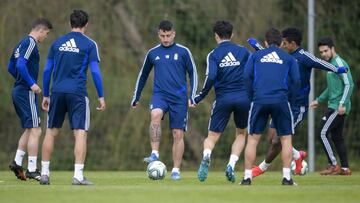 Los medios del Oviedo también golean