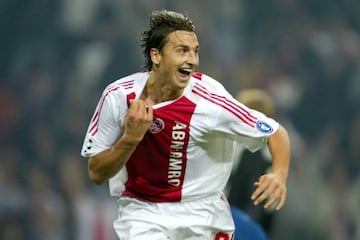 Zlatan festejando un gol con el Ajax, club con el que se dio a conocer mundialmente.