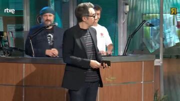 Una espectadora de ‘La Revuelta’ roba la cartera a Berto Romero en pleno directo