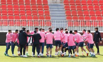 Pasillo en el entrenamiento del Atlético de Madrid.