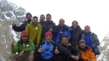 Fotograf&iacute;a de la p&aacute;gina de Facebook de la Expedici&oacute;n Hidden Peak 2013, publicada el 11 de julio de 2014, en la que aparecen los tres monta&ntilde;eros espa&ntilde;oles que se encuentran desaparecidos.