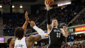 Mirza Teletovic, durante un partido esta temporada.