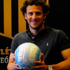Oficial: Diego Forlán, nuevo entrenador de Peñarol