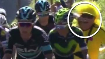 Froome 'golpea' a un aficionado colombiano que se atravesó en el pelotón.