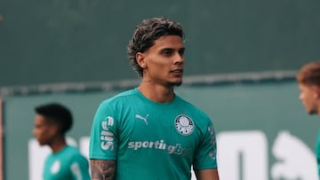 Richard Ríos, baja en Palmeiras para enfrentar a Bolívar.