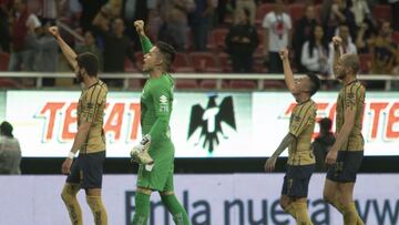 Foto de acci&#xf3;n durante el partido Guadalajara vs Pumas correspondiente a la Jornada 12 del torneo Apertura 2018 de la Liga BBVA Bancomer MX realizado en el estadio Akron.

EN LA FOTO: