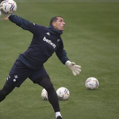 La operación salida del Betis apunta a todas sus líneas