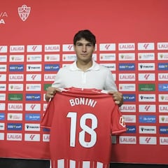 Federico Bonini, un bastión defensivo para la zaga del Almería