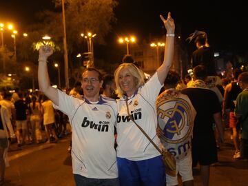 Los seguidores se reunieron en la Plaza de Cibeles para celebrar la decimocuarta Champions League del Real Madrid.