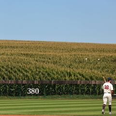 What were the best moments and highlights of the 2022 Field of Dreams MLB game?
