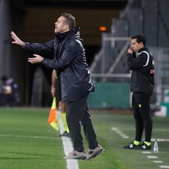 Tevenet: “Lo que no entiendo es por qué no va a la pantalla a revisar la roja”