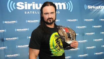 El virus sigue pescando a los grandes deportistas de Estados Unidos y este lunes se dio a conocer que Drew McIntyre dio positivo por COVID-19.