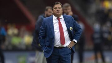 Miguel Herrera dirigiendo al América.
