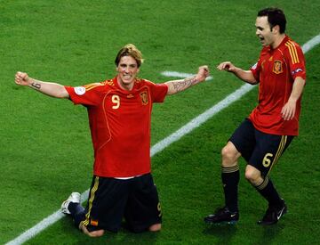 Fernando Torres marca el único gol de la final de la Eurocopa 2008 ante Alemania.