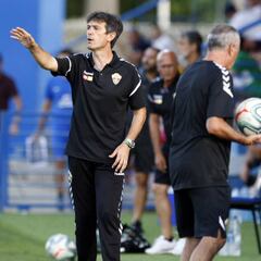 Elche: Pacheta y Nico ponen toda la atención en el central