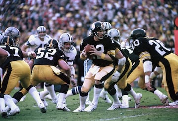 Los Acereros de Pittsburgh pueden presumir ser los máximos ganadores de la NFL en la era del Super Bowl. Liderados por jugadores como Terry Bradshaw, Jerome Bettis, Lynn Swann, Troy Polamalu, Franco Harris y Ben Roethlishberger, los Steelers tienen seis anillos de campeón. Su época de oro fueron los 70, en la que ganaron tres Vince Lombardi. El último lo consiguieron en 2009.