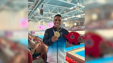 El nadador colombiano se consagró con la medalla de oro en el Mundial de Singapur, al imponerse en la prueba de 100 metros.