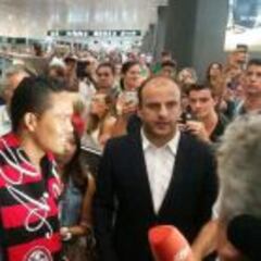 Carlos Bacca ya está en Milán: "Quiero anotar muchos goles"