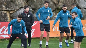 Marcelino en Lezama con sus hombres.