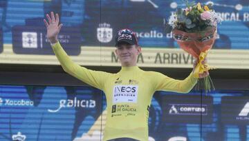 Tarling, de amarillo en el podio de A Coruña