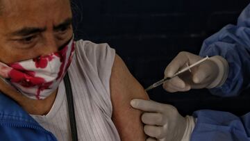 Tercera dosis contra el COVID-19 en Colombia. Conozca quiénes serán los ciudadanos que deberán recibir las dosis de refuerzo y a partir de cuándo será.