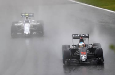 Ecclestone puts forward two-race format proposal