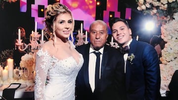 Juan Fernando Quintero en compañía de su esposa Johana Osorio y su abuelo Javier Paniagua, quien falleció el 28 de febrero.