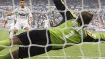 <b>DESAHOGADO. </b>Cristiano se quitó la presión marcando al Depor su primer tanto oficial de blanco.