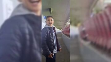 Niño aficionado de Monterrey lloró al conocer el Estadio Azteca