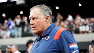 LAS VEGAS, NEVADA - OCTOBER 15: Head coach Bill Belichick of the New England Patriots looks on prior to a game against the Las Vegas Raiders at Allegiant Stadium on October 15, 2023 in Las Vegas, Nevada. Chris Unger/Getty Images/AFP (Photo by Chris Unger / GETTY IMAGES NORTH AMERICA / Getty Images via AFP)