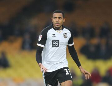 Recientemente jugó ante Manchester City por la FA Cup y en su club, el Port Vale de cuarta división de Inglaterra, es hombre importante, esta temporada tiene más de 20 encuentros disputados. El volante de 28 años termina contrato el 30 de junio y tiene una larga experiencia en el fútbol inglés, aunque jugó con América entre 2014 y 2015.