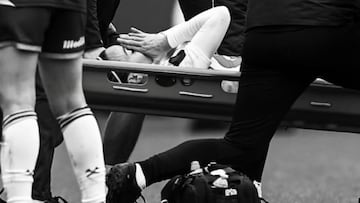 Asllani, en su rotura de cruzado de la rodilla izquierda.