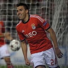 Joshua Guilavogui e Insua acercan a Nicolás Gaitán