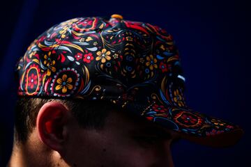 Lando Norris, de McLaren, porta una gorra con motivos mexicanos