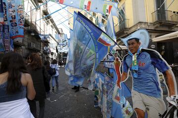 Calles de Nápoles engalanadas para el Scudetto.