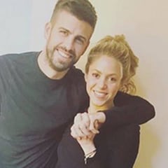 Piqué, conjuntado y apoyando a Shakira en su mal momento