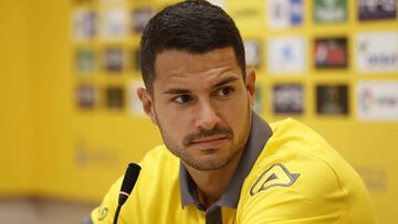 Vitolo no se fía: "No me creo la crisis del Real Madrid"