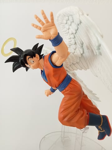 Goku ángel con Kaito de Dragon Ball por Banpresto