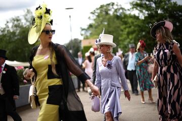 En el hip¨®dromo de Ascot, ciudad al sur de Inglaterra, donde se celebra la tradicional y pintoresca carrera de caballos con la presencia de la familia real brit¨¢nica.