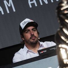 Fernando Alonso cambia de planes con McLaren