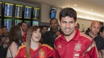 Diego Costa en la llegada de la Selección al aeropuerto de Baltimore.