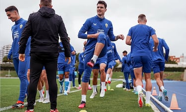 Catarata de retos para el Almería en sus horas más bajas